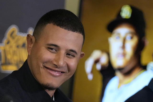 Manny Machado to sign $350m contract extension with Padres