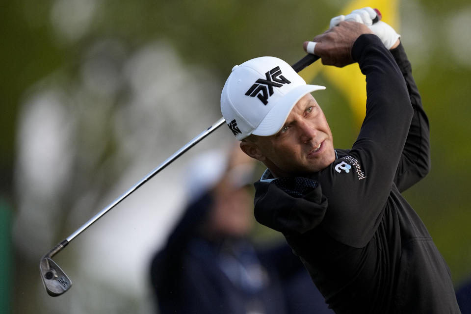 Eric Cole watches his tee shot on the fifth hole during the first round of the PGA Championship golf tournament at Oak Hill Country Club on Thursday, May 18, 2023, in Pittsford, N.Y. (AP Photo/Eric Gay)