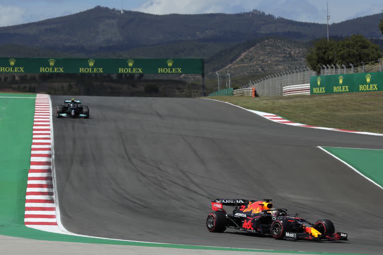 Max Verstappen (Red Bull) y Valtteri Bottas (Mercedes)