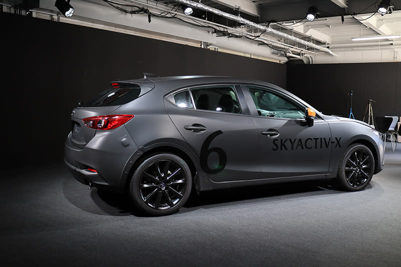 外觀上，這幾輛Skyactiv-X原型車與現行Mazda 3幾乎一模一樣。