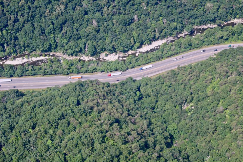 Interstate 40 sees more than 27,000 vehicles per day between Knoxville and Asheville, North Carolina. Safe Passage engaged in a three-year study of high wildlife mortality along a 28-mile stretch of road near the boundary of Great Smoky Mountains National Park.
