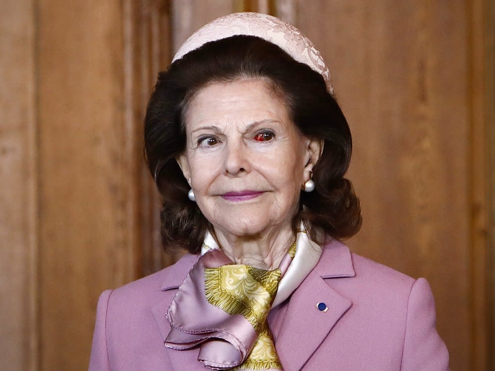 Königin Silvia hatte beim finnischen Staatsbesuch ein blutunterlaufenes Auge. (Bild: ddp)