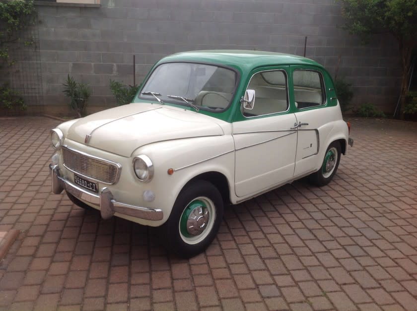 Notevole anche questa Fiat 600 Lucciola Lombardi del 1959: vale almeno 20mila euro! (foto: Artcurial.com)