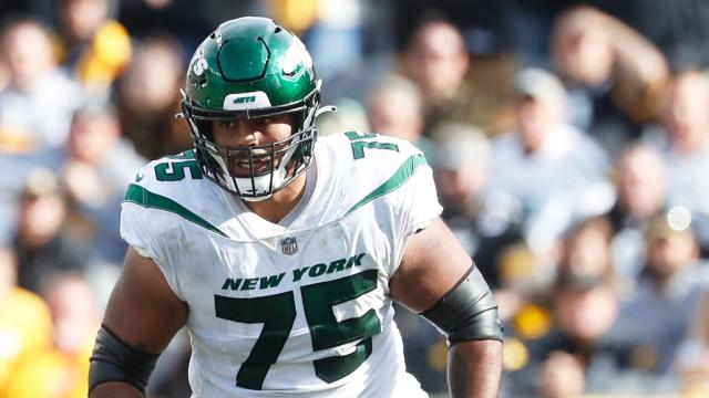 Photo] Rookie OL Alijah Vera-Tucker will soon help protect rookie