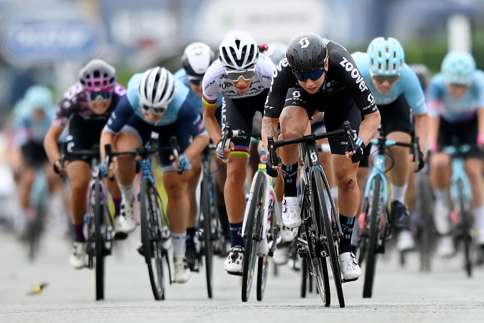 <p>CLACTON-ON-SEA, ENGLAND - OCTOBER 08: Lorena Wiebes of Netherlands and Team DSM sprints to win ahead of Elisa Balsamo of Italy and Team Valcar - Travel & Service and Marjolein Van 'T Geloof of Netherlands and Team Drops-Le Col Supported By Tempur during the 7th The Women's Tour 202 - Stage 5 a 95,4km stage from Colchester to Clacton / @thewomenstour / #UCIWWT / on October 08, 2021 in Clacton-on-Sea, England. (Photo by Justin Setterfield/Getty Images)</p>
