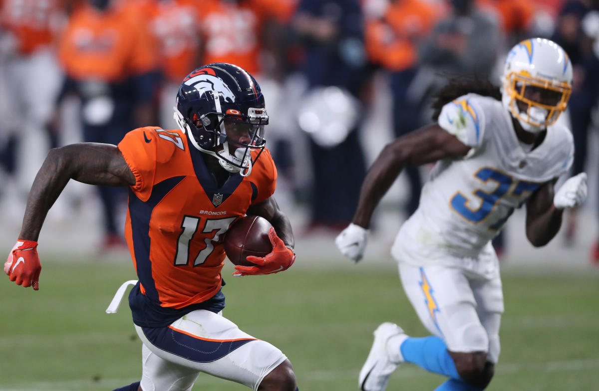 Denver Broncos Hall of Fame quarterback John Elway scores a touchdown  News Photo - Getty Images