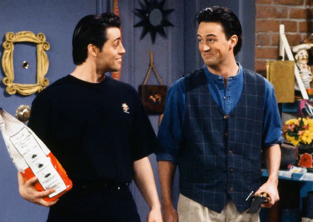 Matt LeBlanc as Joey Tribbiani, Matthew Perry as Chandler Bing in Friends