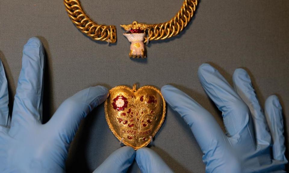 A Tudor chain associated with Henry VIII and Katherine of Aragon found in Warwickshire by Charlie Clarke while metal detecting.