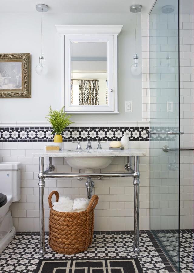 28 Bathroom Towel Storage Ideas That Are Pretty and Practical