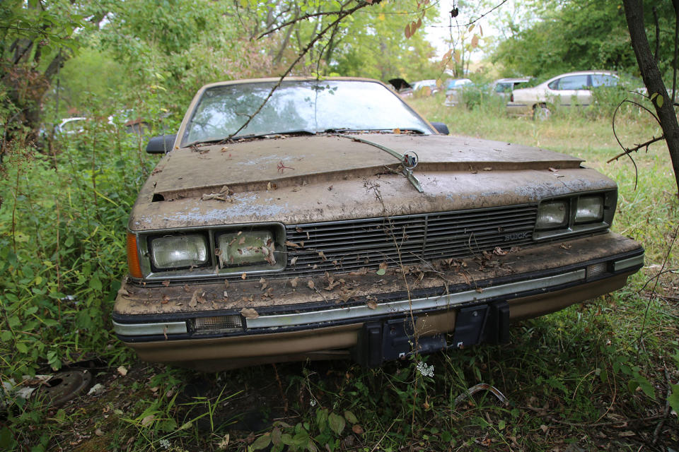 <p>It's fascinating how cars quietly fade from our roads without much notice. Not too long ago, Buick Centuries from this era seemed ubiquitous, adorning every street corner. Yet, in a blink, they've nearly vanished. Despite <strong>2.2 million</strong> fifth generation (1982 to 1996) models being built, only a fraction endures today. This one is among the 269,000 Limited Sedans produced in 1986.</p>