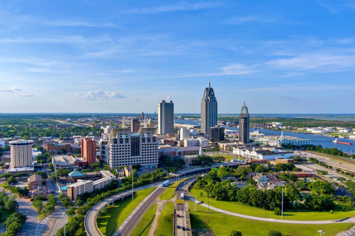 <p><br></p><p>The following cities each have a median household income of below $70,000 and a lower-than-average cost of living, making them among the <a href="https://www.sofi.com/best-affordable-places-by-state/" rel="nofollow noopener" target="_blank" data-ylk="slk:best places to live;elm:context_link;itc:0;sec:content-canvas" class="link rapid-noclick-resp">best places to live</a> on a $70,000 salary.</p><p><br></p><ul><li>Decatur/Hartselle, Alabama</li><li>Charleston, West Virginia</li><li>Rockford, Illinois</li><li>Knoxville, Tennessee</li><li>Amarillo, Texas</li><li>Waterloo/Cedar Falls, Iowa</li><li>Oklahoma City, Oklahoma</li><li>Anniston, Alabama</li><li>Winston-Salem, North Carolina</li><li>Great Falls, Montana</li><li>Morristown, Tennessee</li><li>Springfield, Missouri</li></ul><span class="copyright"> Cavan Images/istockphoto </span>