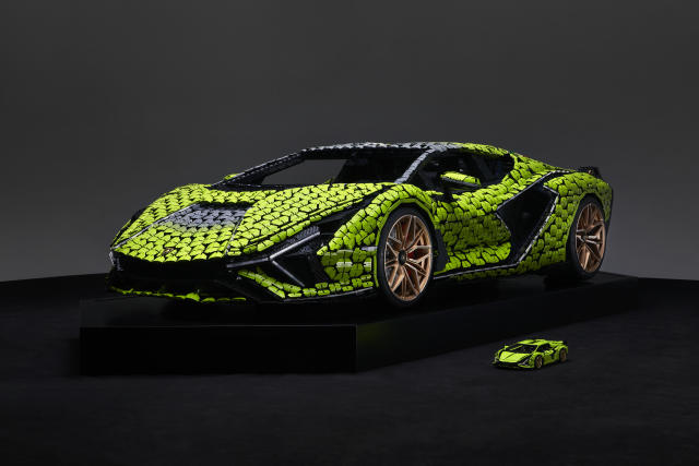 樂高用40 萬片Technic 零件打造「實物大」的Lamborghini Sian