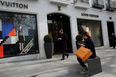 LVMH's Louis Vuitton launches e-commerce website in China – New