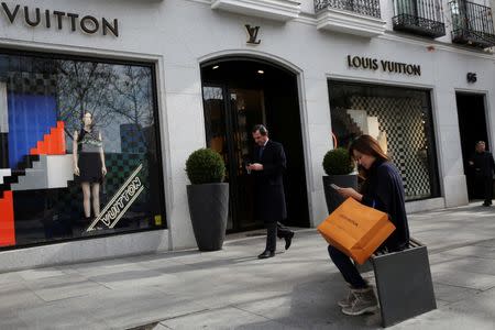 LVMH's Louis Vuitton launches e-commerce website in China – New York Daily  News