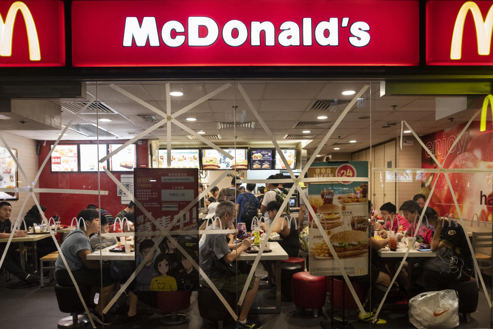 McDonald’s bezahlte zwei Studenten für ein Fake-Werbeposter (Bild: Getty Images)