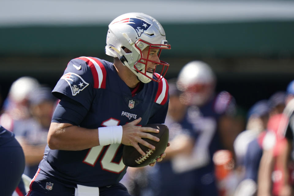 New England Patriots quarterback Mac Jones looks to throw during the first half of an NFL football game against the New York Jets, Sunday, Sept. 19, 2021, in East Rutherford, N.J. (AP Photo/Frank Franklin II)