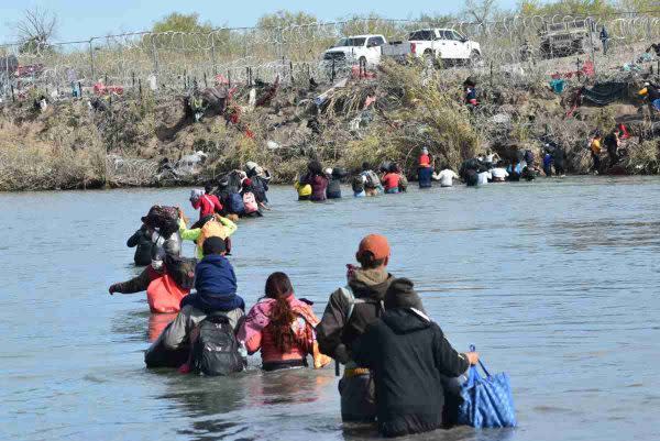 Entró en vigor la ley SB4, la cual permite detener a personas solo con la sospecha de estar en Estados Unidos ilegalmente. 