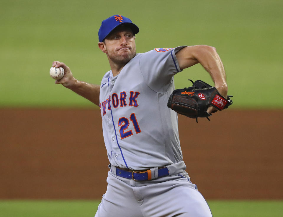 081722 Atlanta: New York Mets starting pitcher Max Scherzer delivers against the Atlanta Braves during the first inning of a baseball game Wednesday, Aug. 17, 2022, in Atlanta. (Curtis Compton/Atlanta Journal-Constitution via AP)