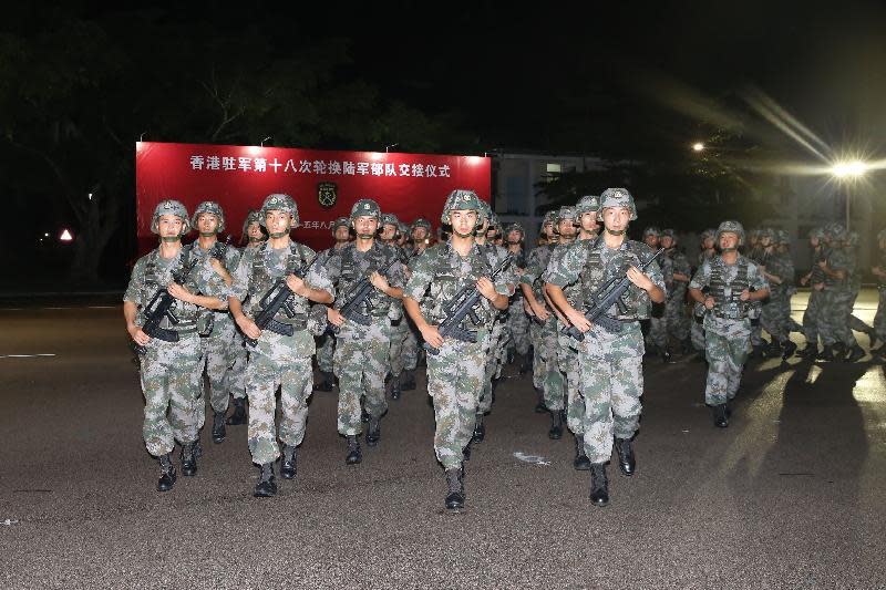 解放軍駐港部隊完成輪換行動