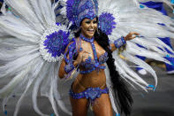 <p>A member of the samba school Grupo Especial Rosas de Ouro takes part in the carnival celebration at the Anhembi sambodrome in Sao Paulo, Brazil, Feb. 10, 2018. (Photo: Sebastiao Moreira/EPA-EFE/REX/Shutterstock) </p>