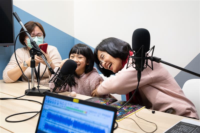 蘇巧慧Podcast突破150集，孩童流利台語讓她驚豔（圖／蘇巧慧辦公室提供）
