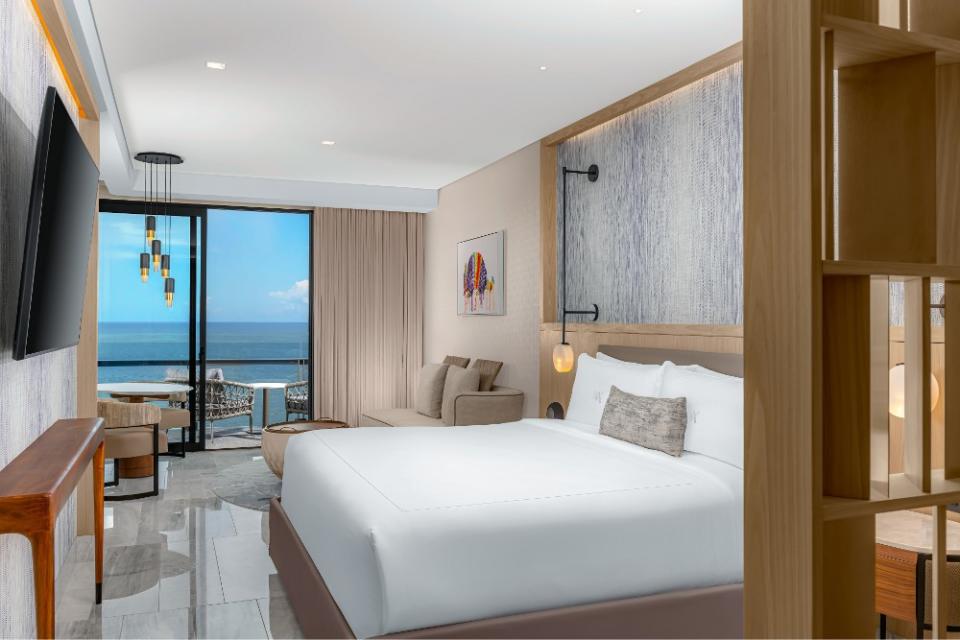 Waldorf Astoria Cancun: Deluxe Oceanfront King Guestroom