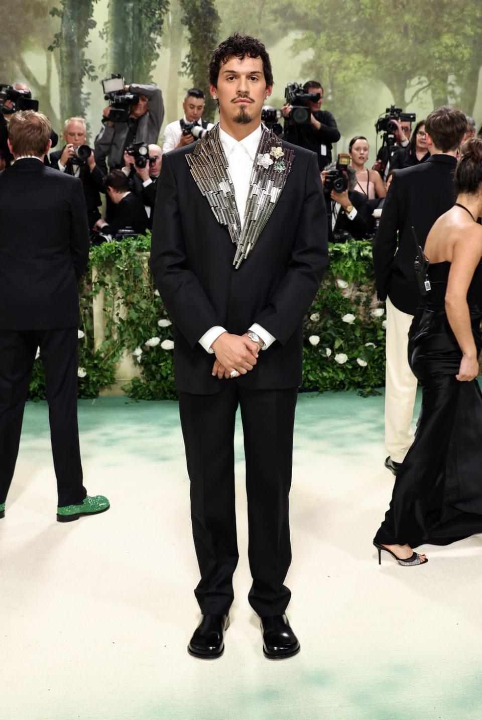 Omar Apollo met gala 2024