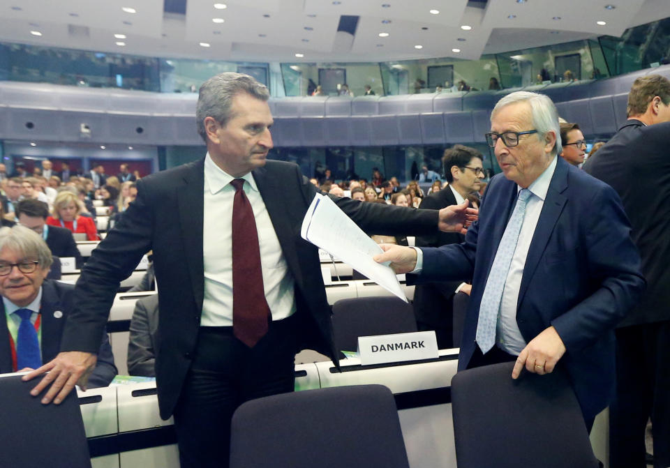 European Commission president Jean-Claude Juncker and EU budget commissioner Gunther Oettinger (REUTERS/Francois Lenoir)