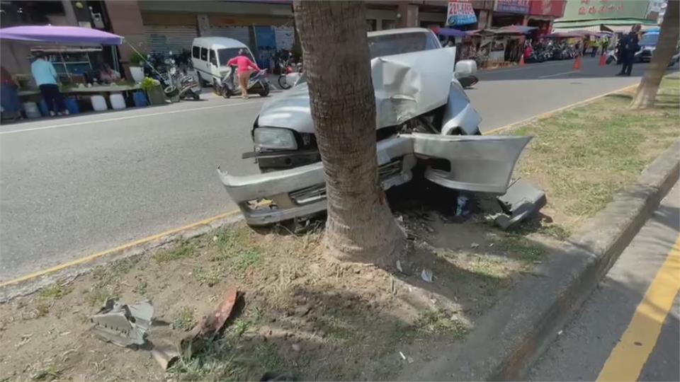 嚇死！等妻子買菜　老翁車輛突暴衝撞傷2人