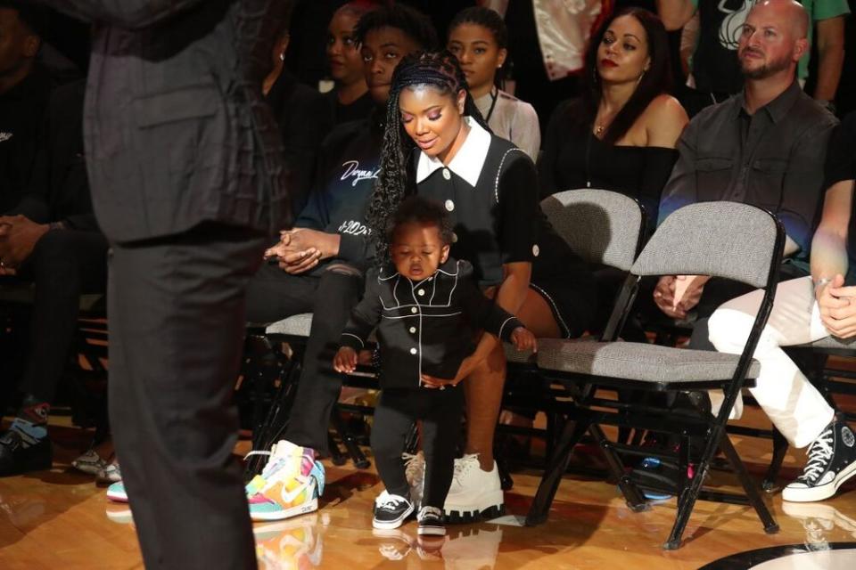 Gabrielle Union and daughter | Issac Baldizon/NBAE via Getty Images