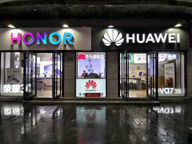 WUHAN, CHINA - SEPTEMBER 16: A Huawei store and an Honor store are seen on September 16, 2020 in Wuhan, Hubei Province of China. (Photo by VCG/VCG via Getty Images)
