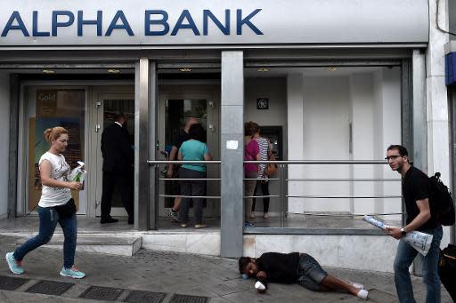 Greek banks 'stable', government insists