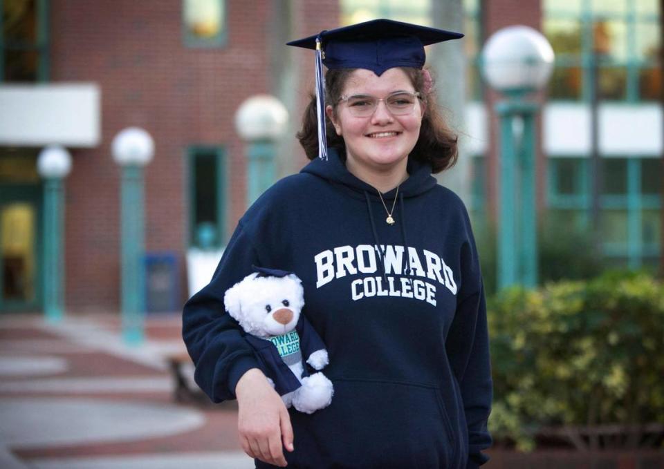 Sawsan Ahmed, 12, outside the Broward College library on Dec. 13, 2021. On Wednesday, she graduated from Broward College, the youngest graduate in the college’s 61-year history. She plans to attend UF next.