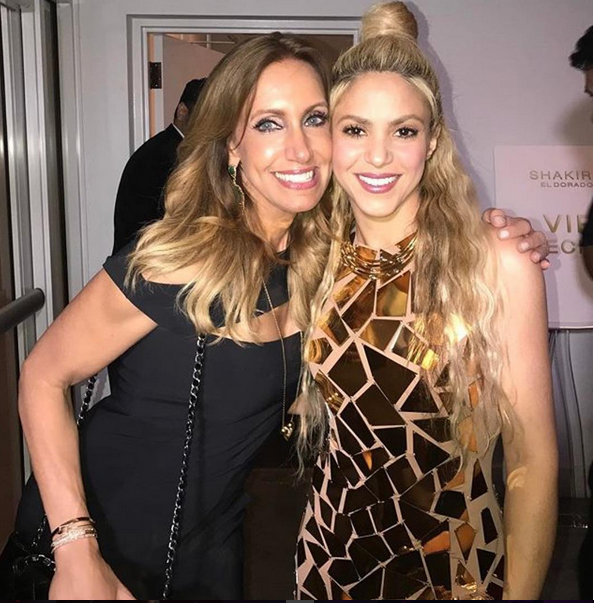 <p>Varias celebridades la acompañaron en el lanzamiento de su disco, aquí con Lili Estefan </p>