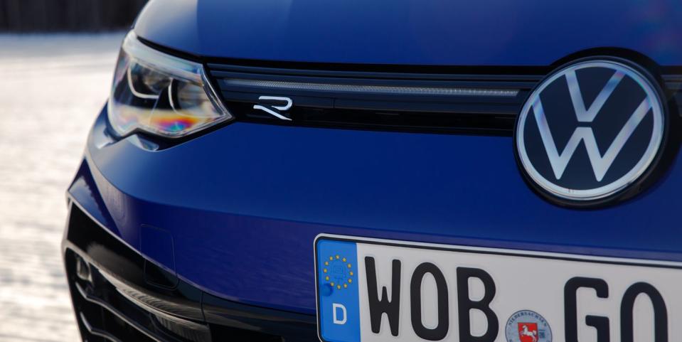 2022 volkswagen golf r