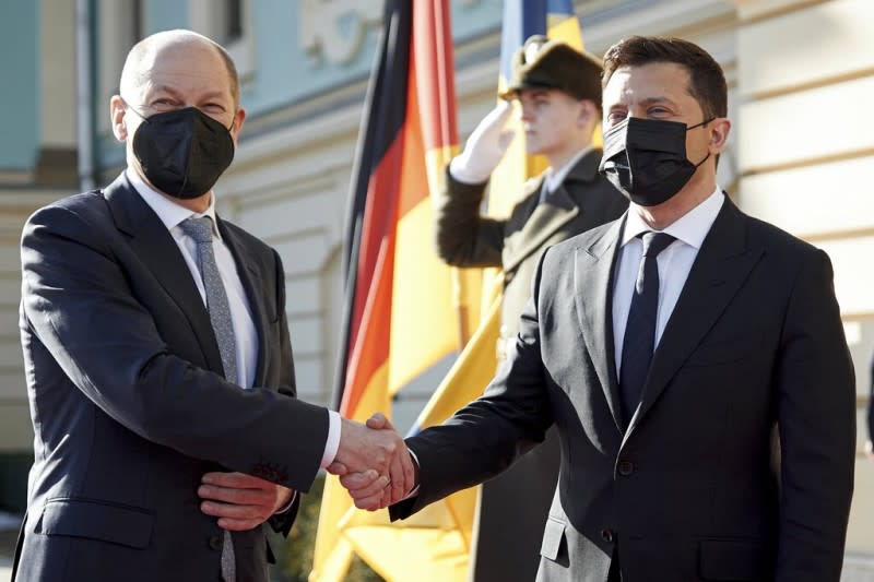 德國總理蕭爾茨與烏克蘭總統哲連斯基。（美聯社）