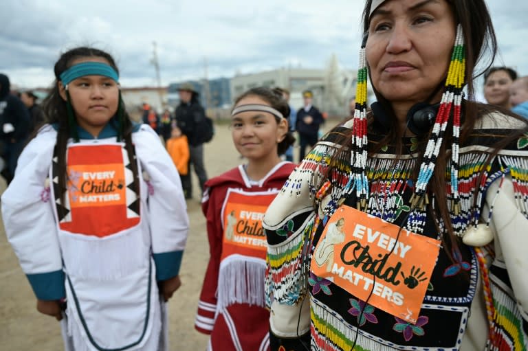 Indigenous women calling for justice for abuses at Catholic-run schools in Canada, wait for the arrival of Pope Francis in July 2022 at Nakasuk school in Iqaluit, Nunavut, Canada (Vincenzo PINTO)