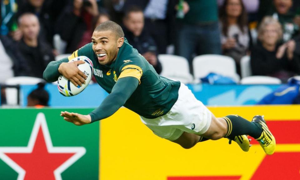 Habana scores a try against the USA in London, during the 2015 Rugby World Cup.