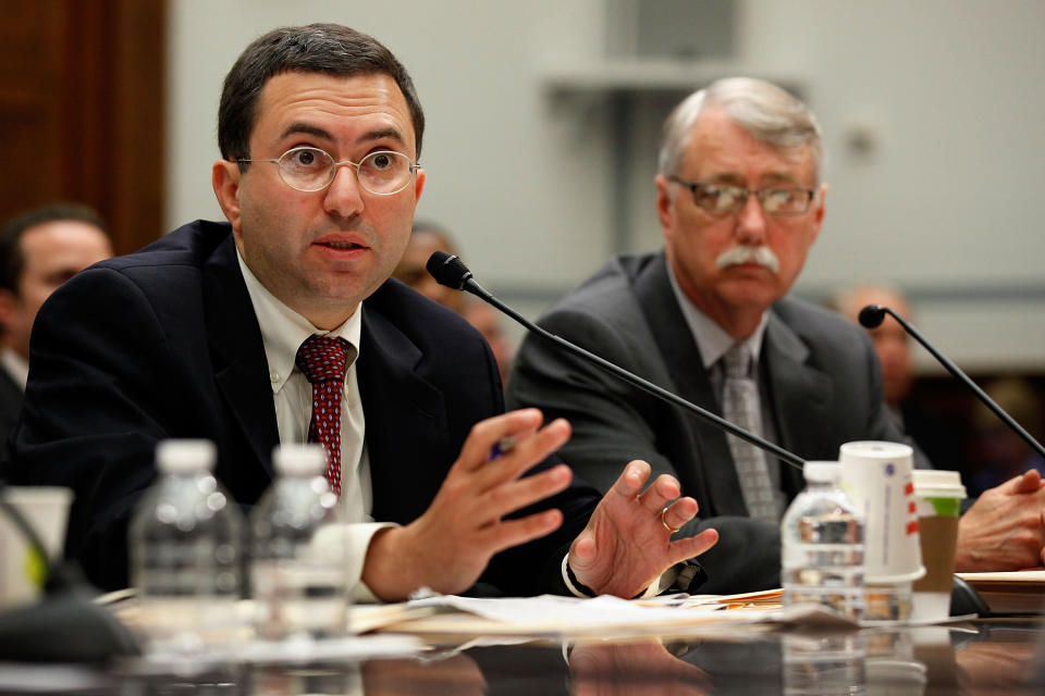 Principal Deputy Food and Drug Administration Commissioner Joshua Sharfstein (left) and Acting Associate FDA Commissioner for Regulatory Affairs Michael Chappell testify May 27, 2010, before the House Oversight and Government Reform Committee on a voluntary recall of over-the-counter medications. (Photo: Chip Somodevilla/Getty Images)