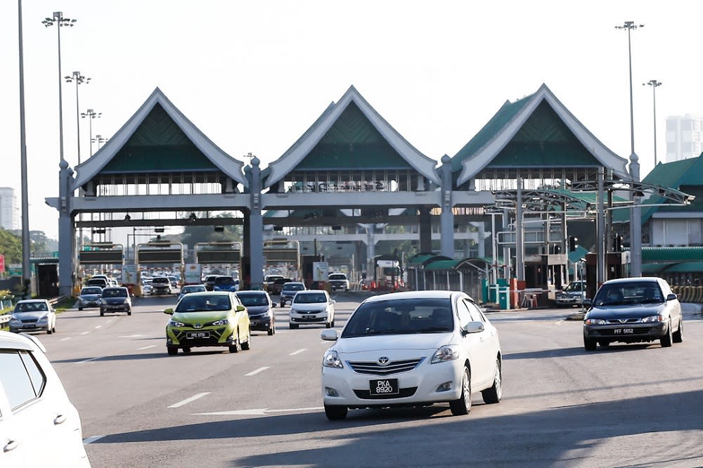 A general view of the traffic on the North South Highway on the first day of the conditional movement control order May 4, 2020. — Picture by Sayuti Zainudin