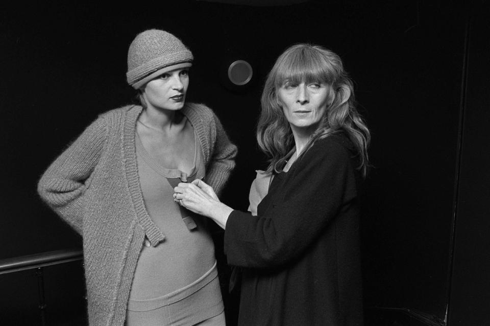 <p><b>Les débuts : </b>Sonia Rykiel dans son atelier parisien dans les années 70.</p>