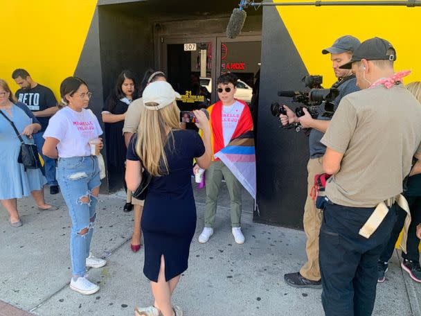 PHOTO: Campaign embed Libby Cathey speaks to voters at a Bernie Sanders rally in McAllen, Texas, Oct. 30, 2022. (ABC News)