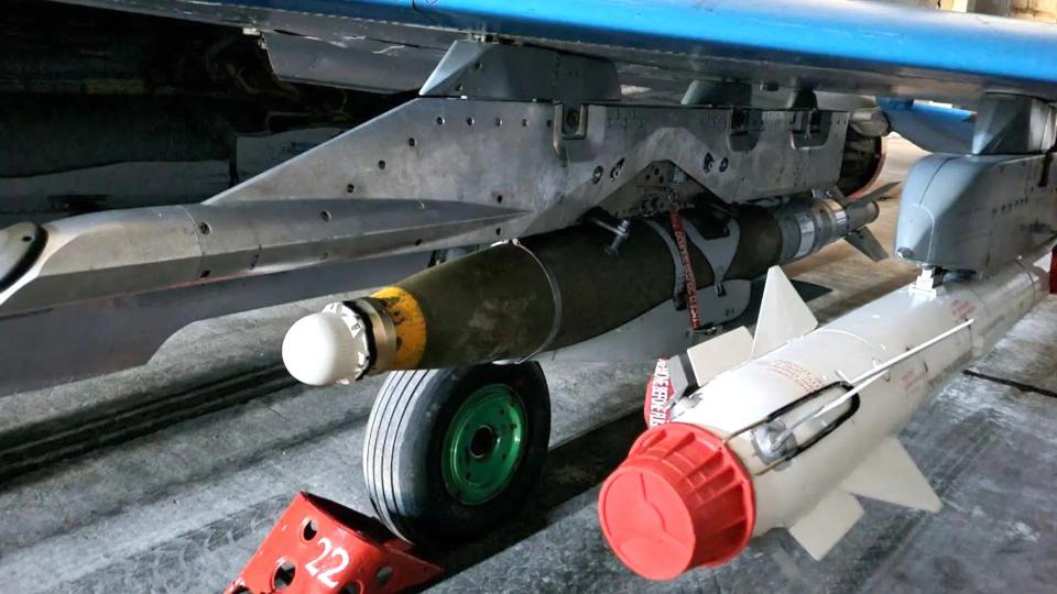 A JDAM-ER, carried on its specialized pylon, under the wing of a Ukrainian MiG-29. <em>via X</em>