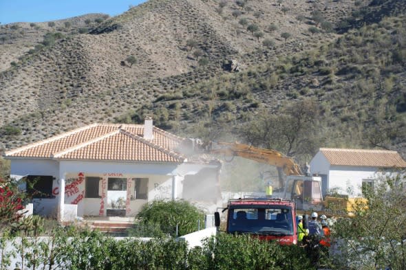 Villas being demolished