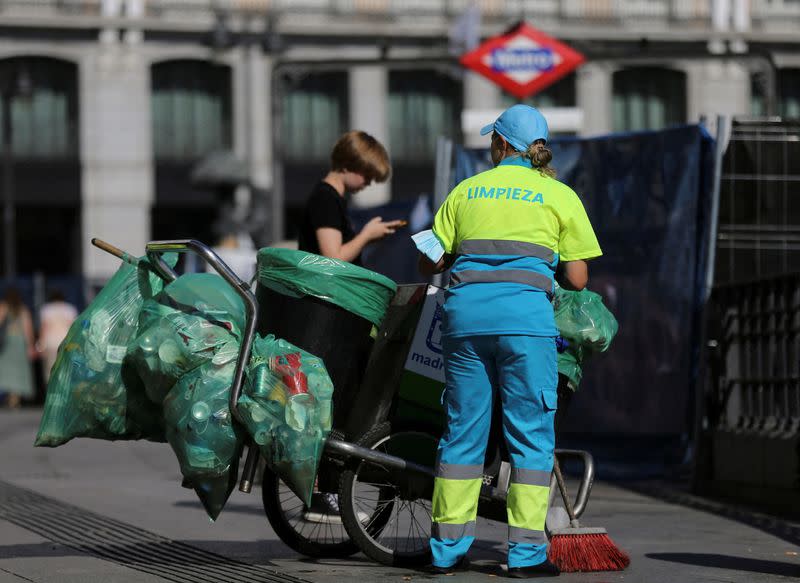 FILE PHOTO: Madrid street-sweeper's death on Spain's second heatwave of the year