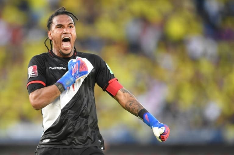 Pedro Gallese, le gardien et capitaine du Pérou, célèbre le but de son équipe vainqueur 1-0 de la Colombie en qualifications au Mondial-2022, à Barranquilla (Colombie), le 28 janvier 2022 - DANIEL MUNOZ © 2019 AFP