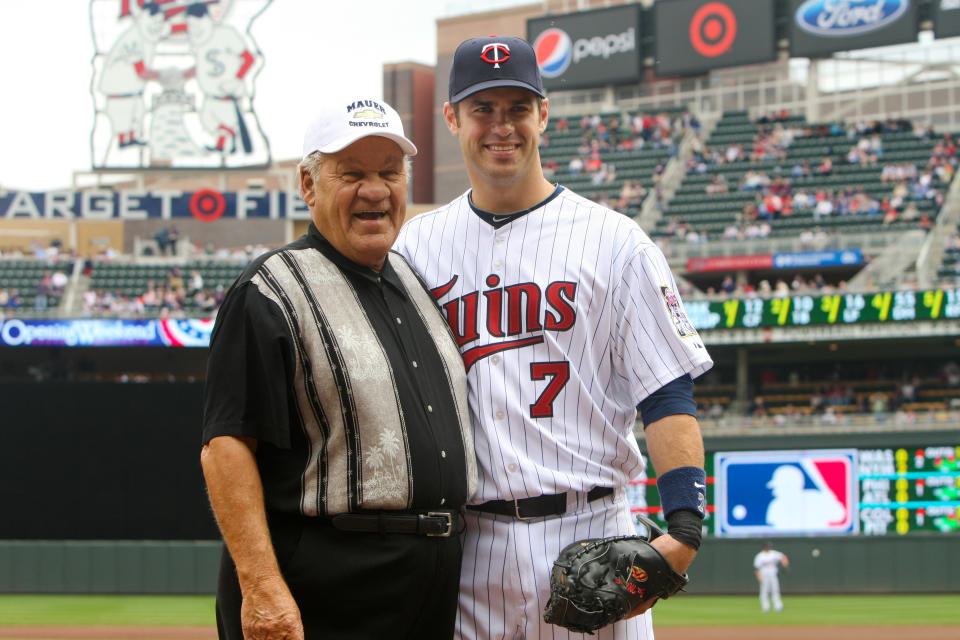 Joe Mauer與爺爺Jake Mauer。(Photo by Brace Hemmelgarn/Minnesota Twins/Getty Image)