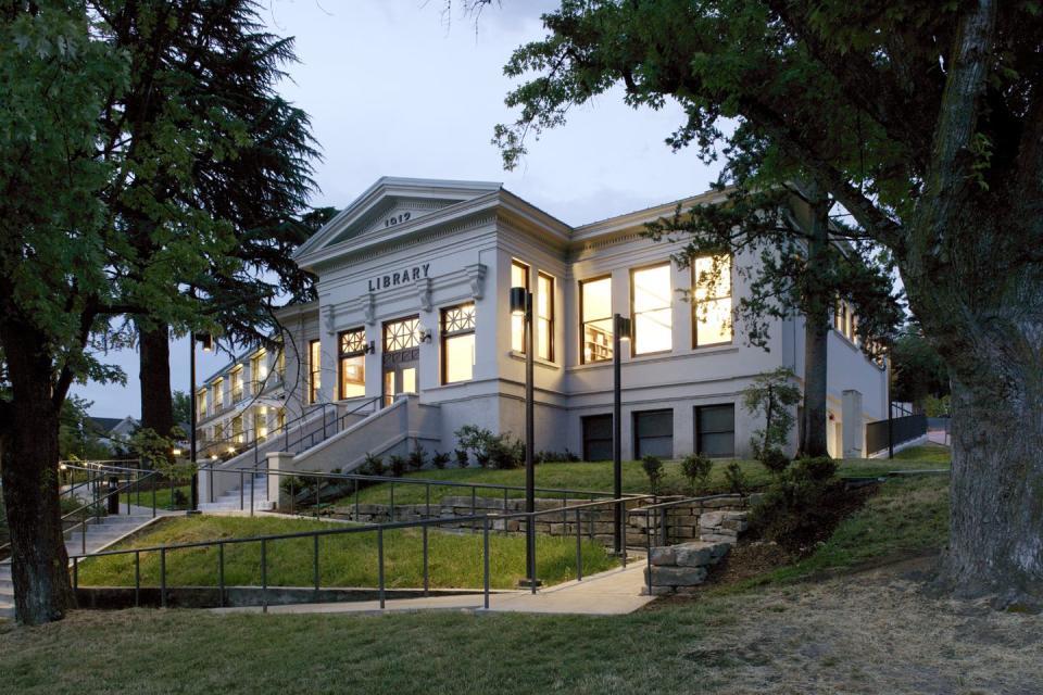 Ashland Public Library: Ashland, Oregon