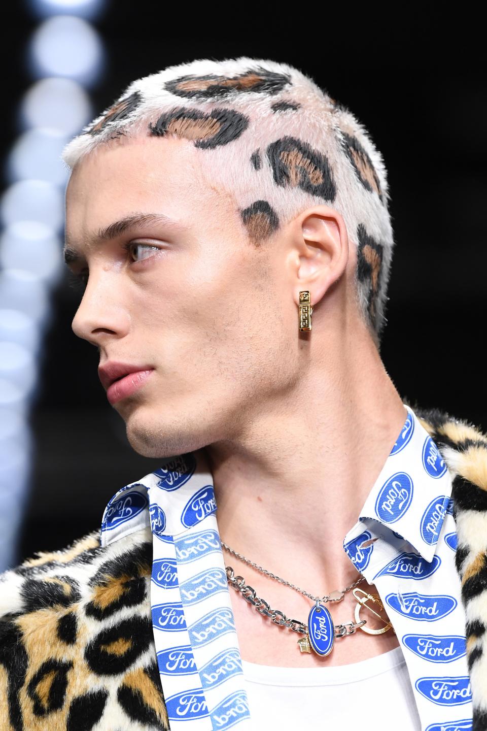 <h1 class="title">Versace - Runway - Milan Men's Fashion Week Autumn/Winter 2019/20</h1><cite class="credit">Daniele Venturelli/Getty Images</cite>