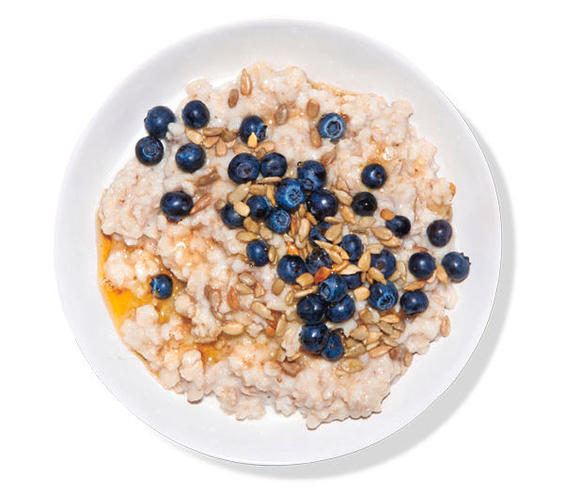 Oatmeal With Blueberries, Sunflower Seeds, and Agave